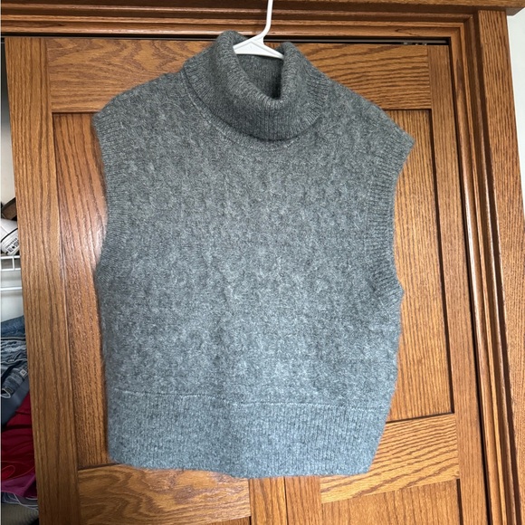 Medium old navy sweater vest - Picture 1 of 1